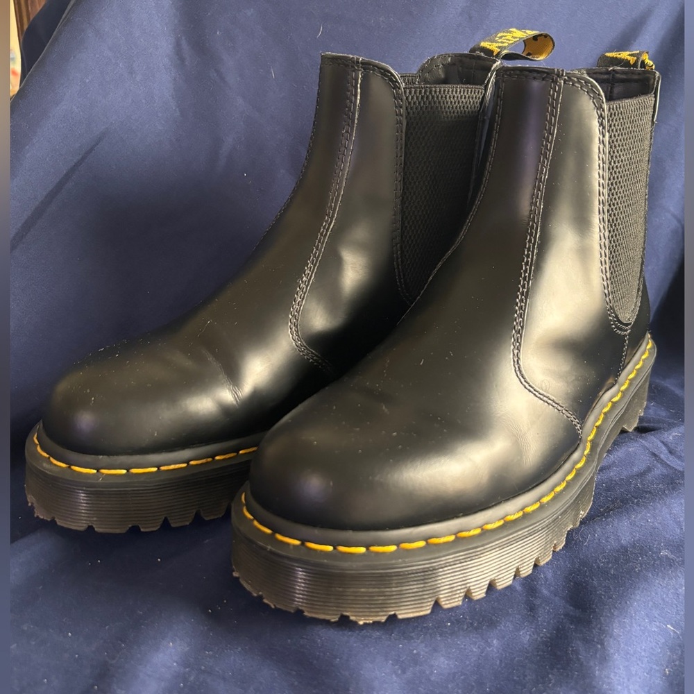 Women’s size 10 Dr Marten Chelsea boots